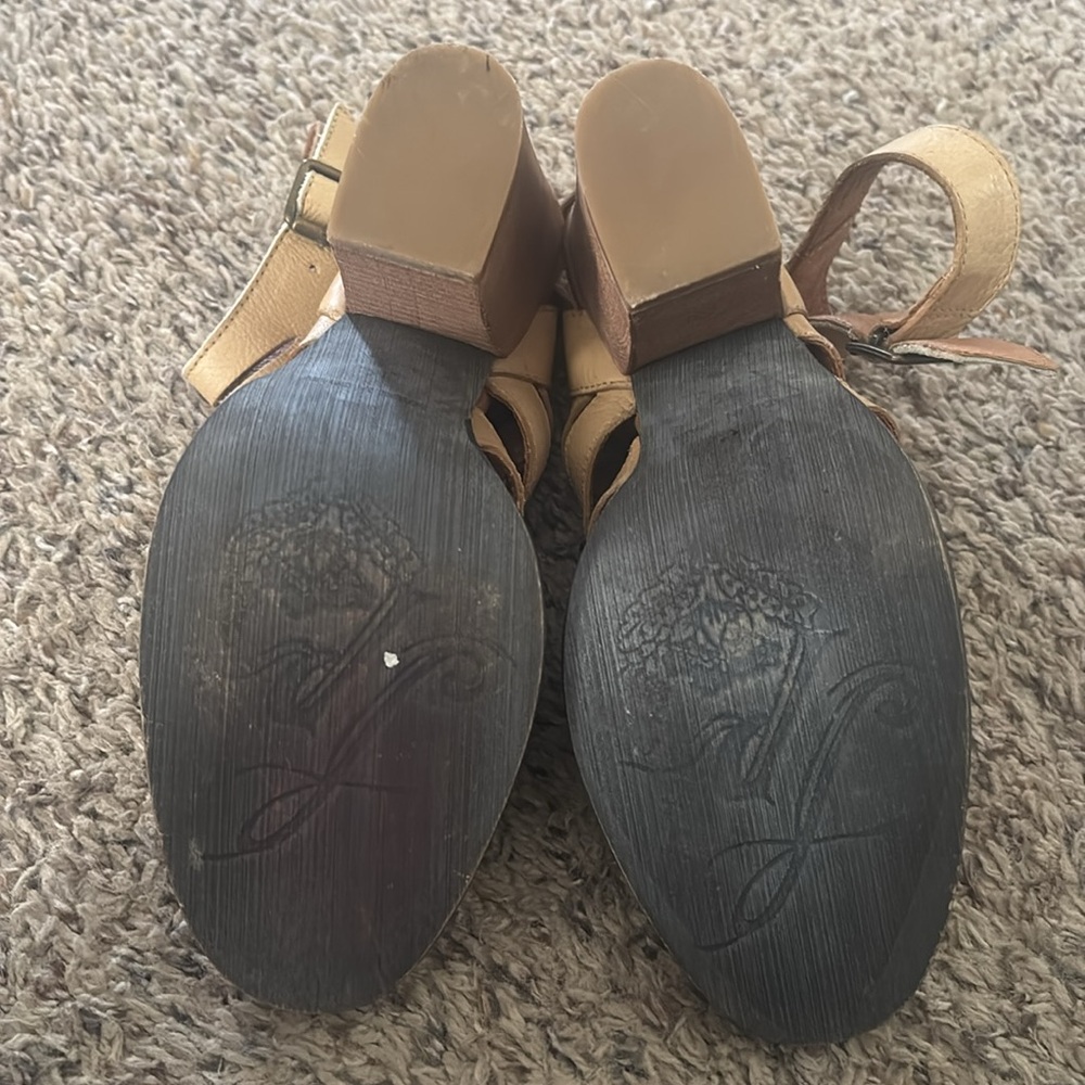 Free People Hayes Leather Boot in Beige size 36 = US 6 - Picture 6 of 7